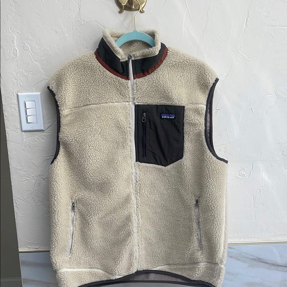 Patagonia Cream and Forest Green Fleece Vest